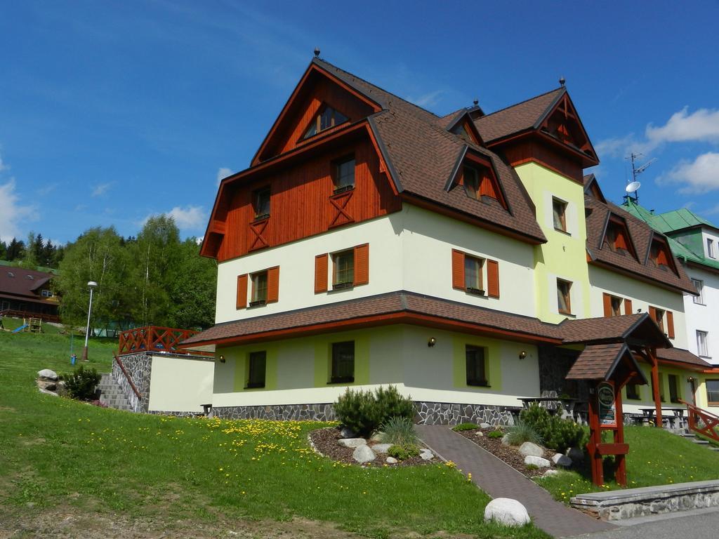 Penzion Martin Janske Lazne Exterior photo