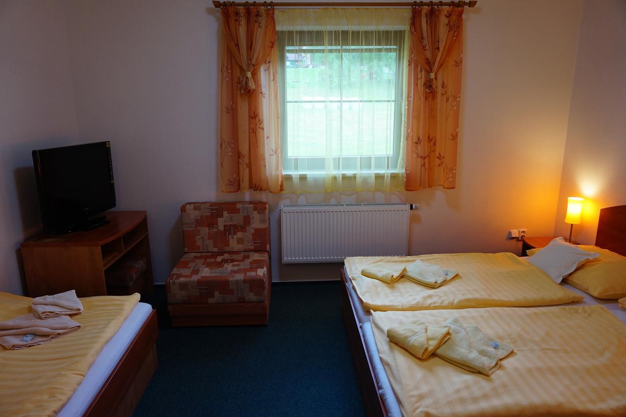 Penzion Martin Janske Lazne Exterior photo